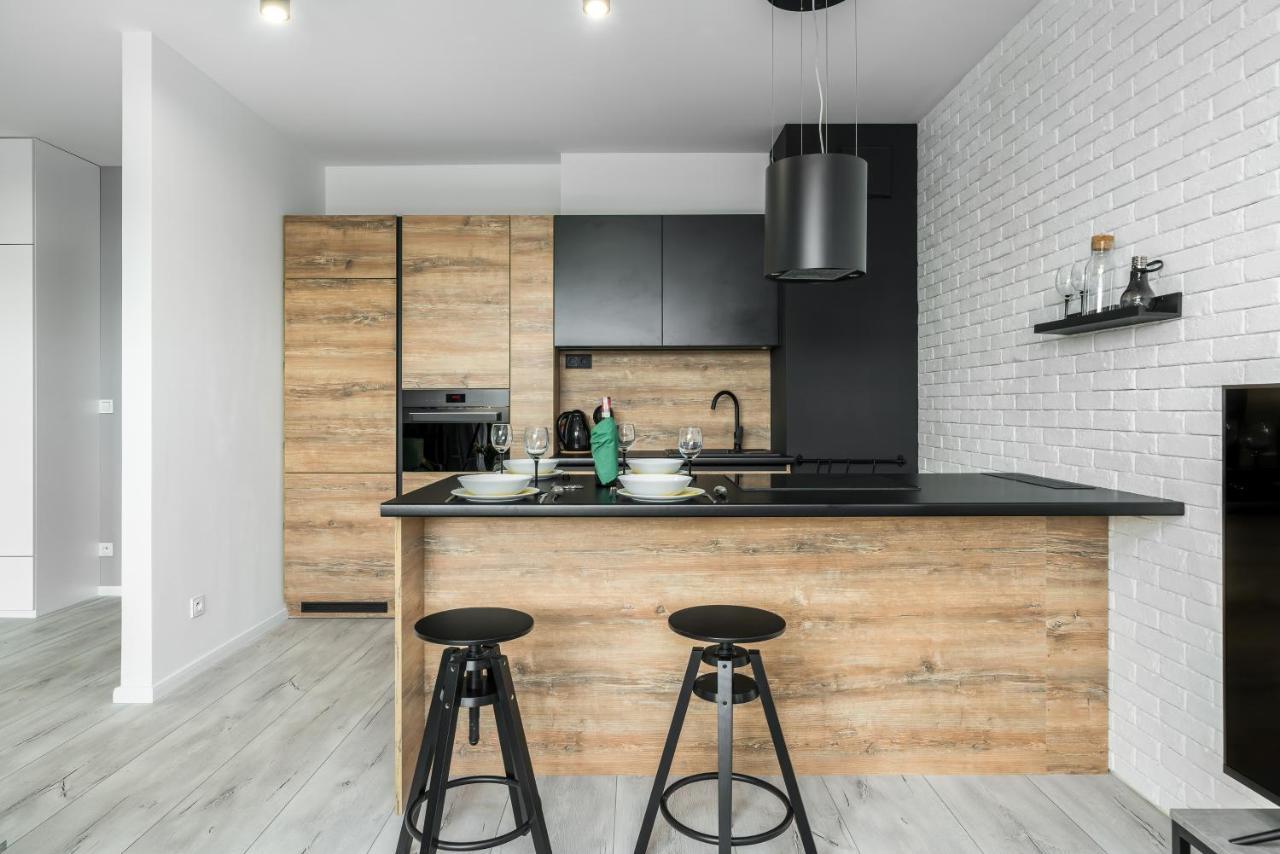 Exclusive Apartment With Terrace By Renters พอซนาน ภายนอก รูปภาพ
