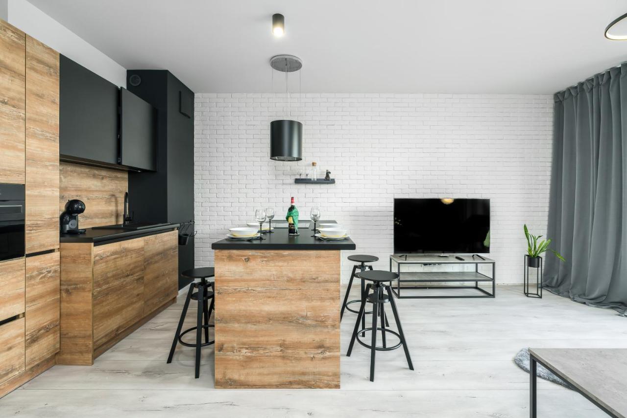 Exclusive Apartment With Terrace By Renters พอซนาน ภายนอก รูปภาพ
